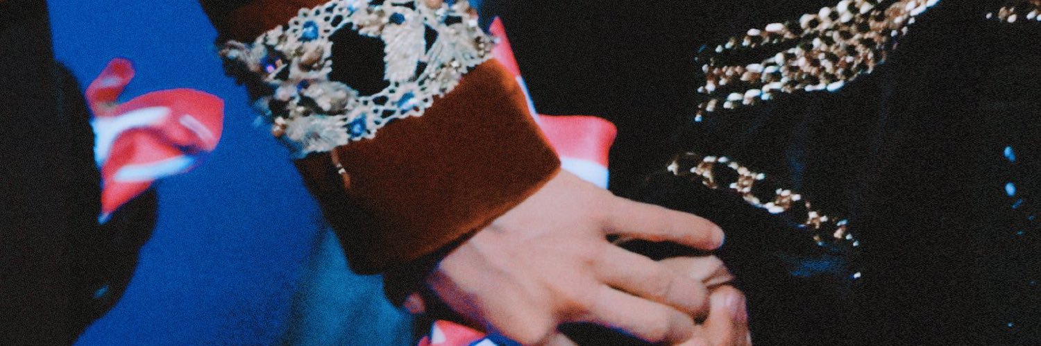 둥근달 banner