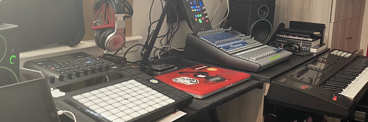 vwillht's profile banner image
