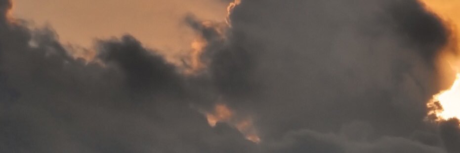 radiantriah's profile banner image