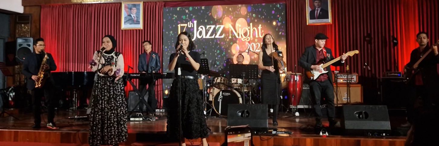 CHEZZ 🍷📚🌹 banner