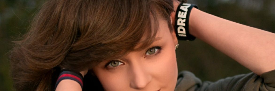 Stefy Castillo banner