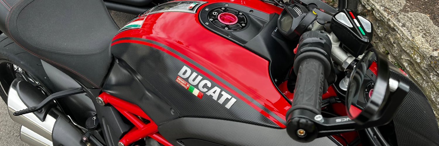 ClaretandBlueB6🦁 banner