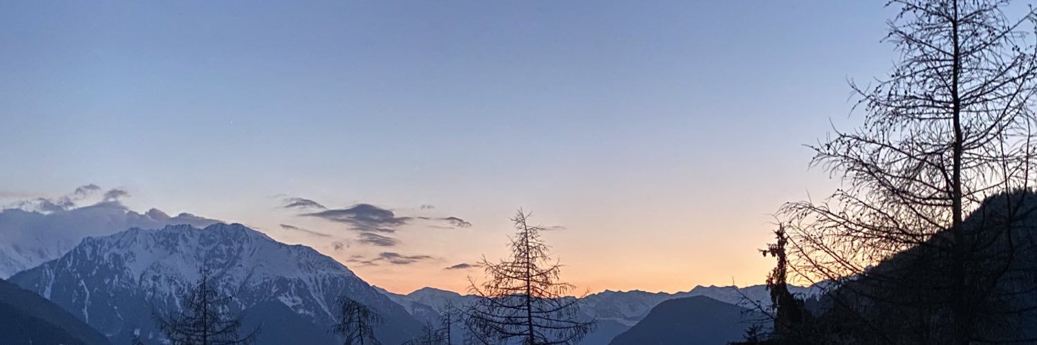 yoyot2B's profile banner image