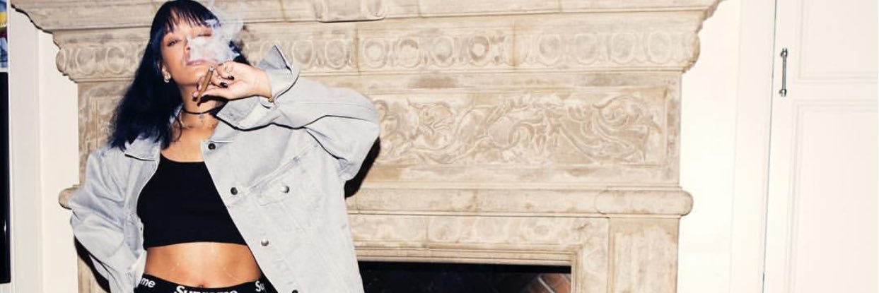 Moniii_20's profile banner image