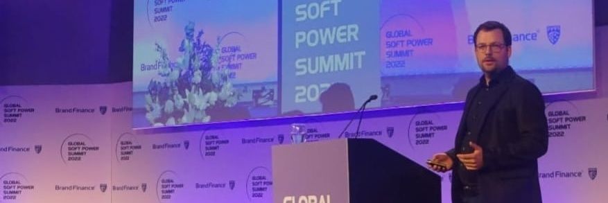 Florian Kaefer banner