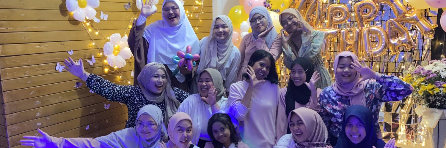 busakmalay's profile banner image