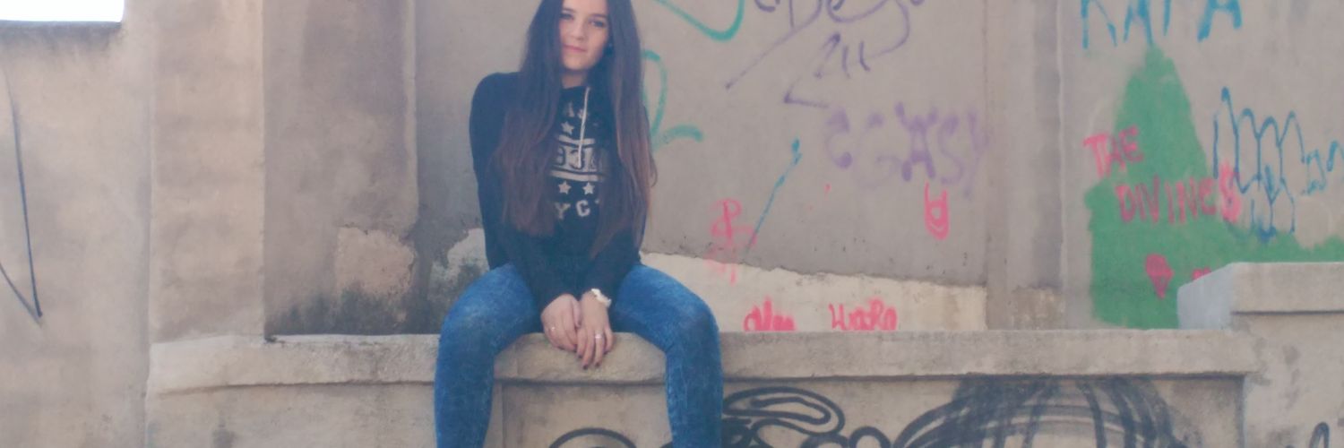 alicastella's profile banner image
