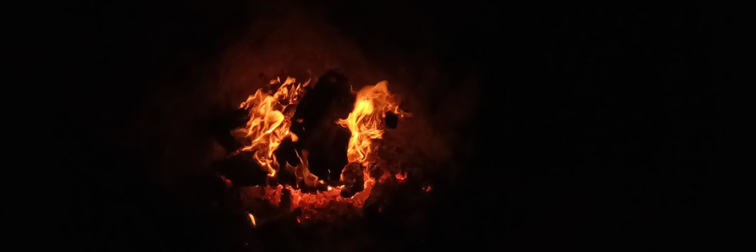 rayenmmm's profile banner image