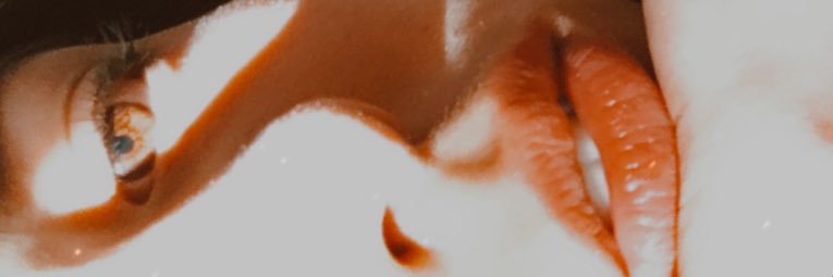una_rojaa's profile banner image