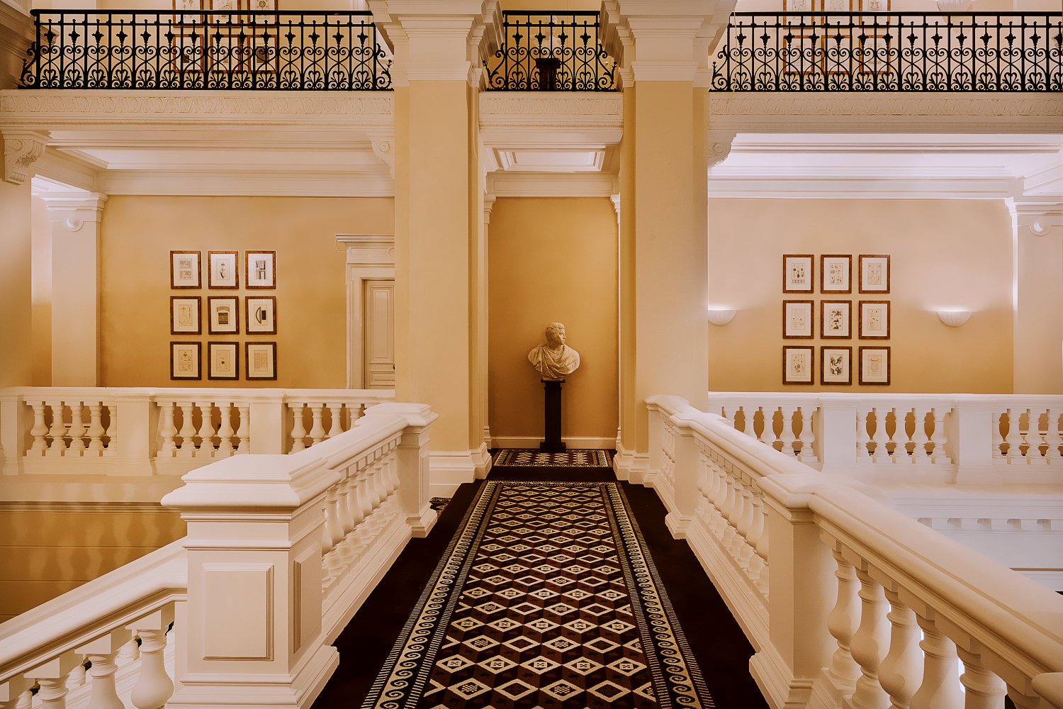 SaintJamesParis's profile banner image