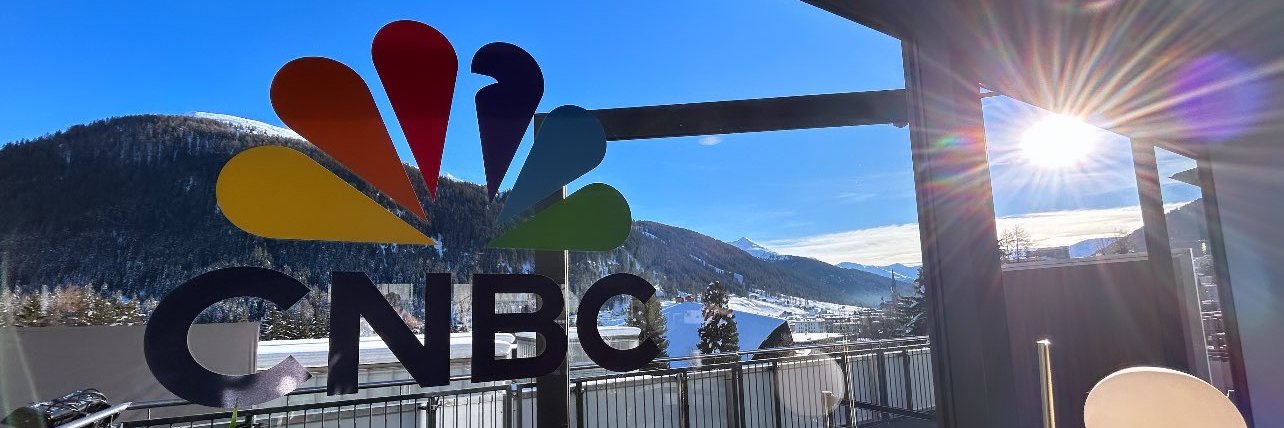 MacKenzie Sigalos banner