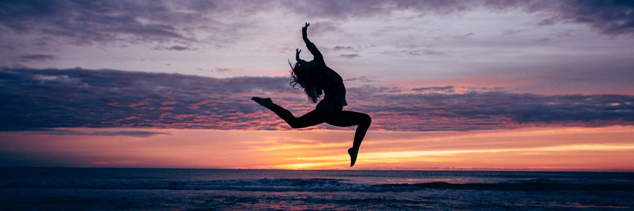 lizzjohnsonn's profile banner image