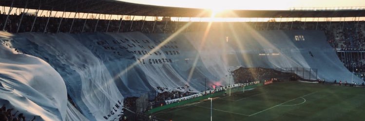 Laudrup banner
