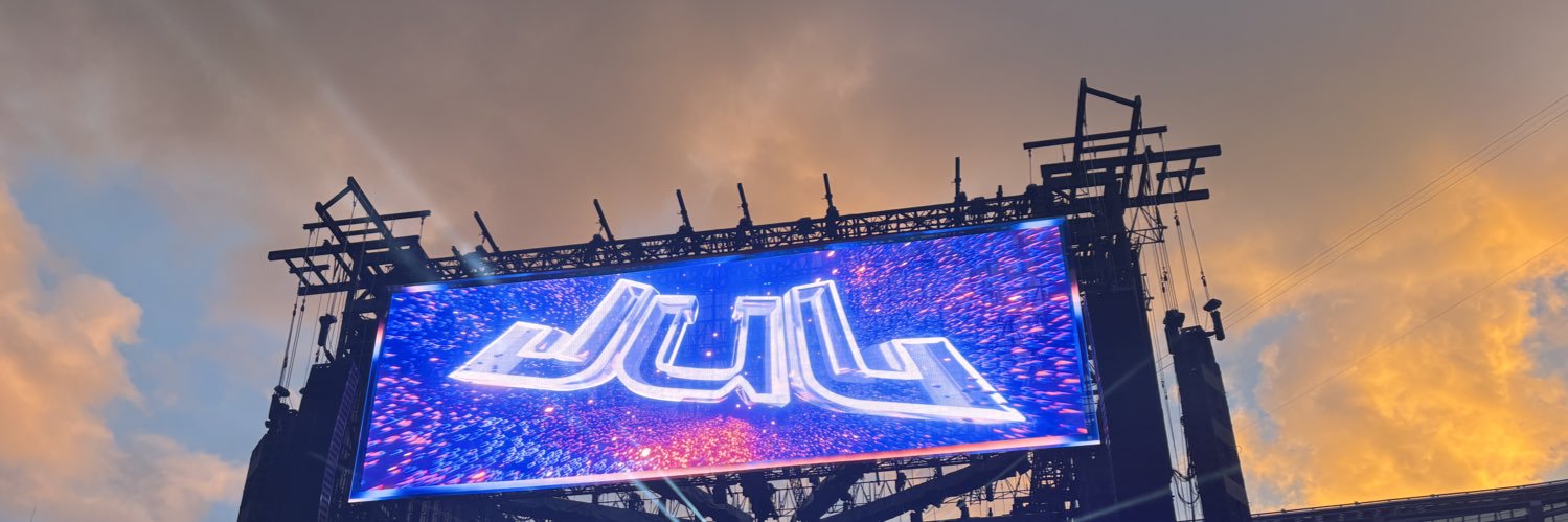 🦋 le S banner