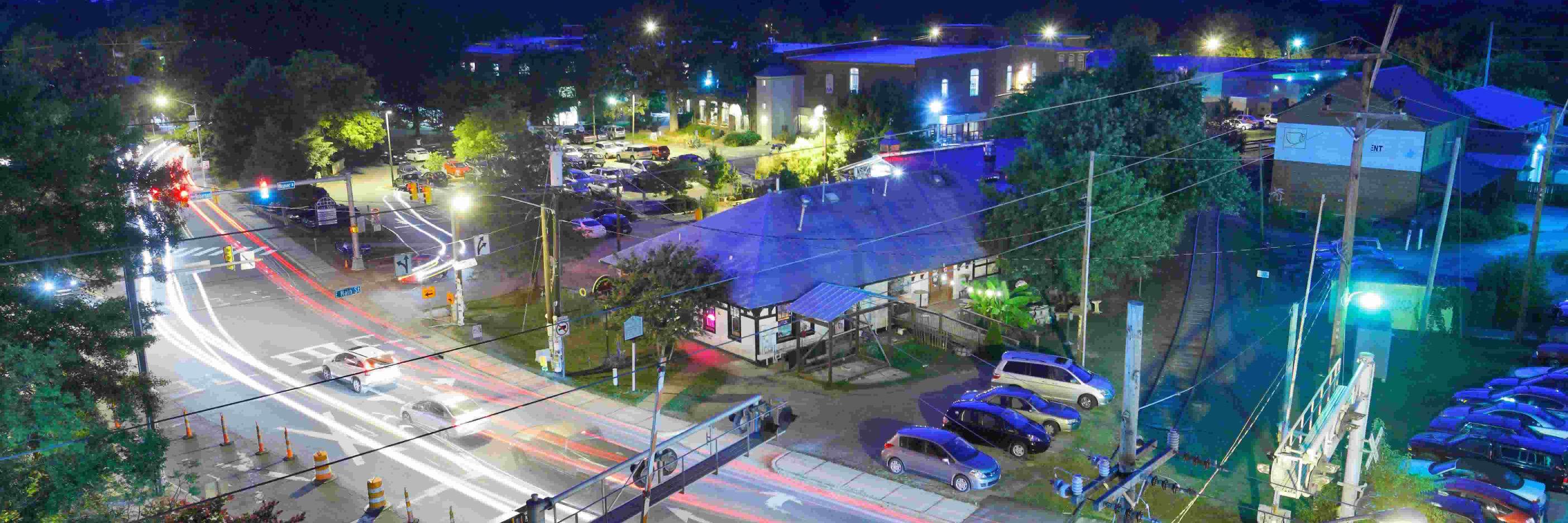 WCOM Community Radio banner