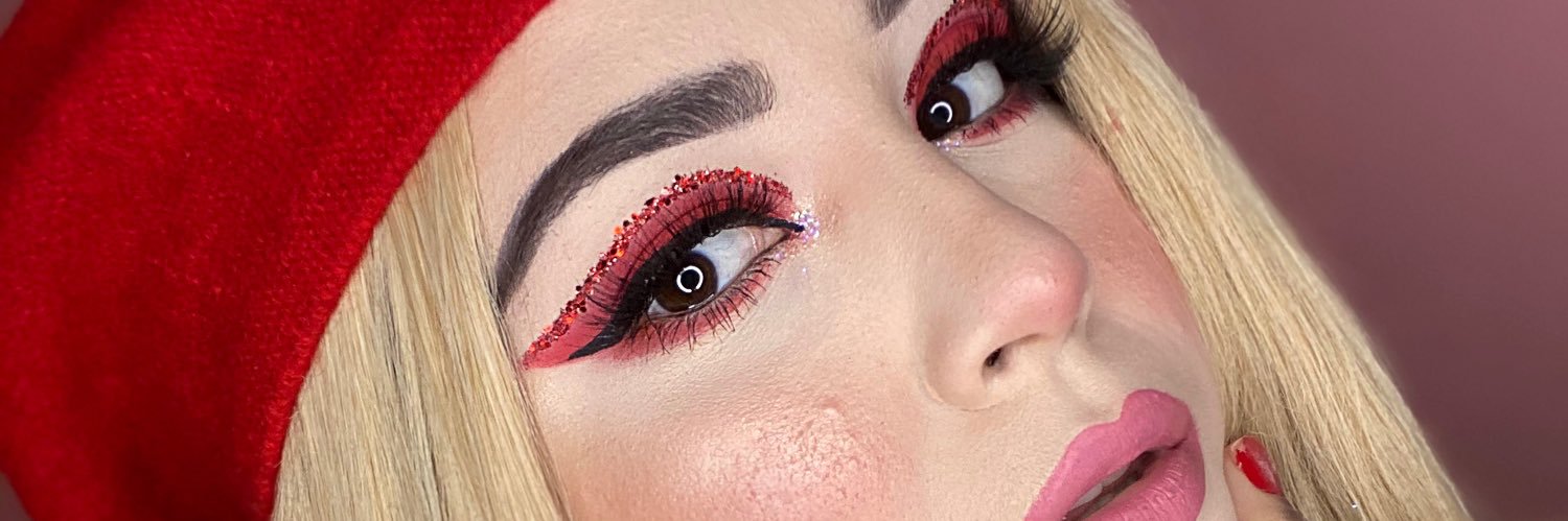 LesleyLarissa's profile banner image