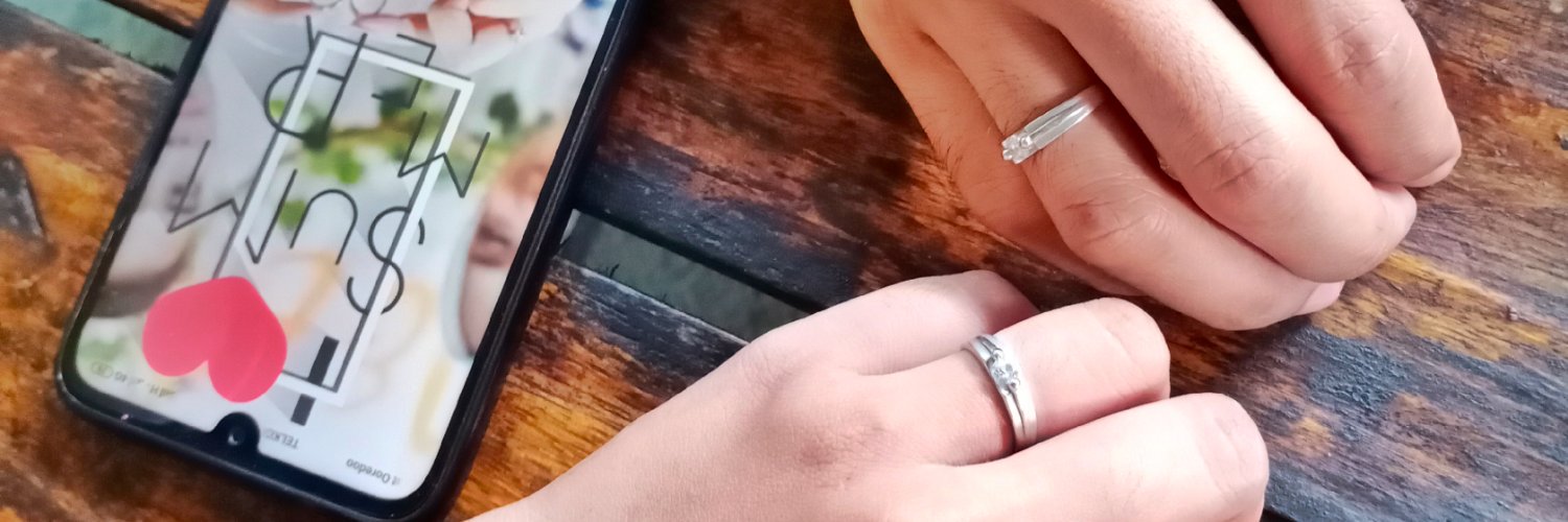 dinindrn's profile banner image