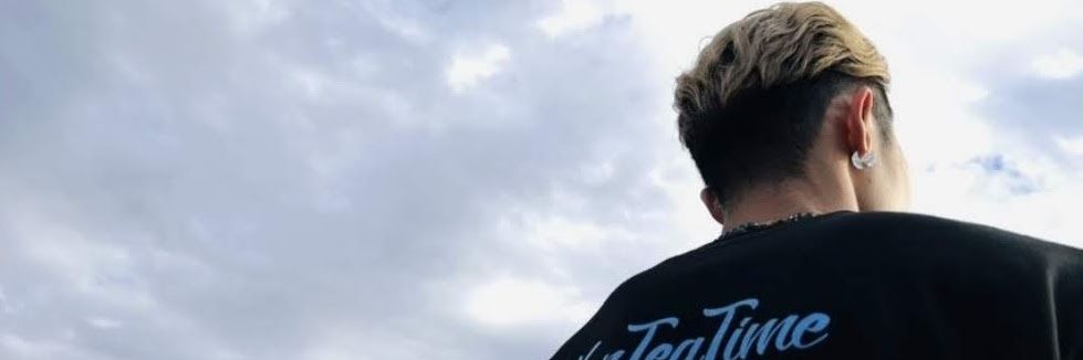 leechuko's profile banner image
