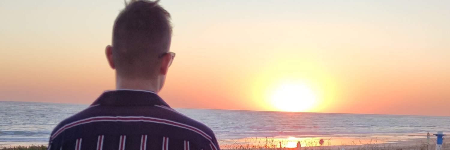 iskandervicente's profile banner image