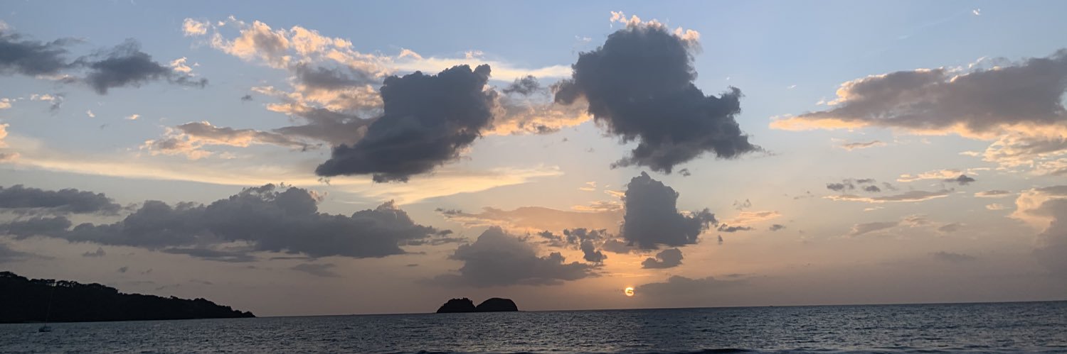 karihernandez_'s profile banner image