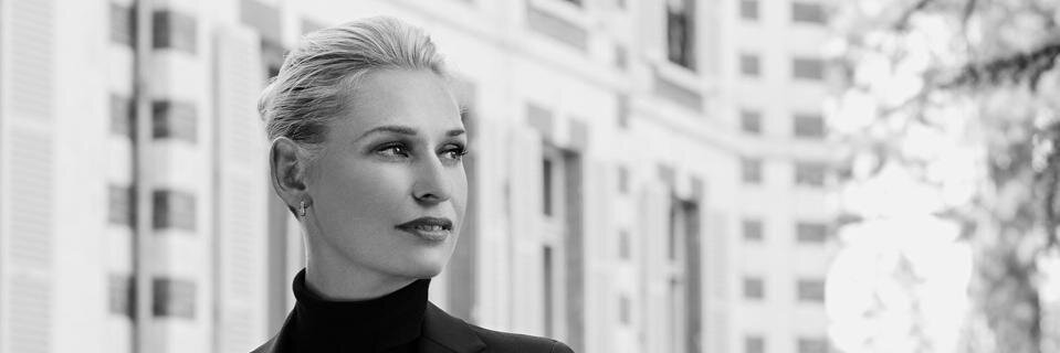 Barbara Schett-Eagle banner