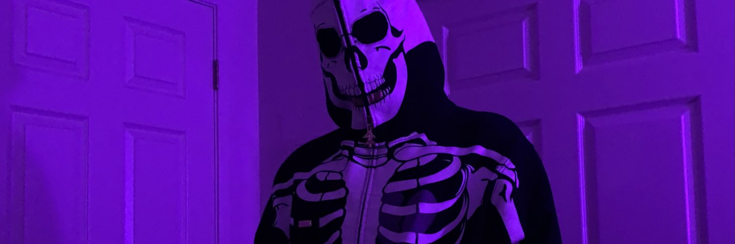vanessisDEAD's profile banner image
