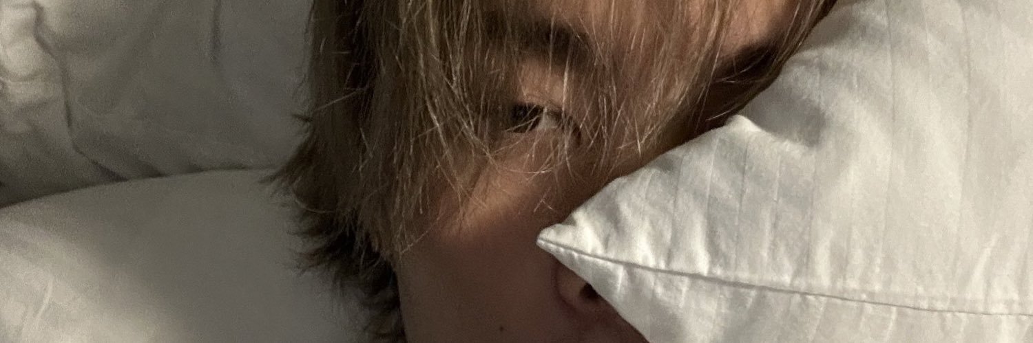ë banner
