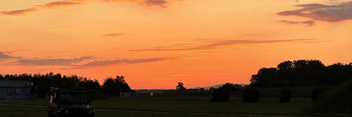 leminimaliste_'s profile banner image
