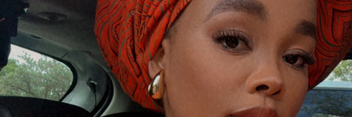 Bee_know_low's profile banner image
