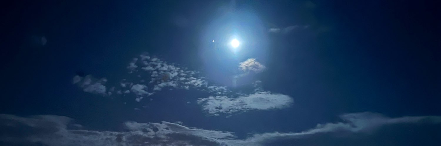 deeee banner
