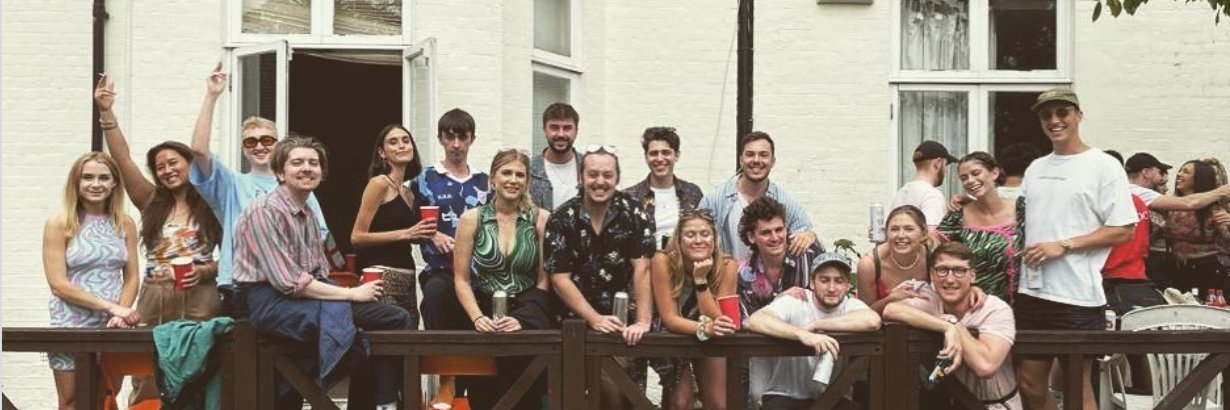 rorieee_wallace's profile banner image