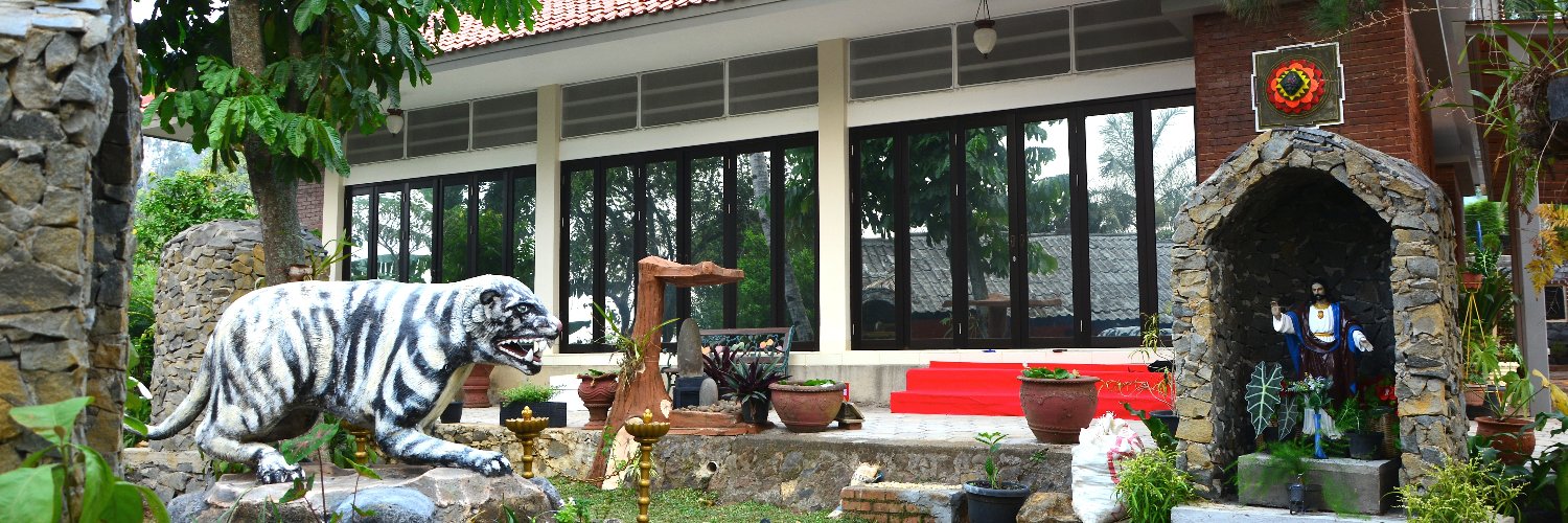 OneEarthCentre's profile banner image