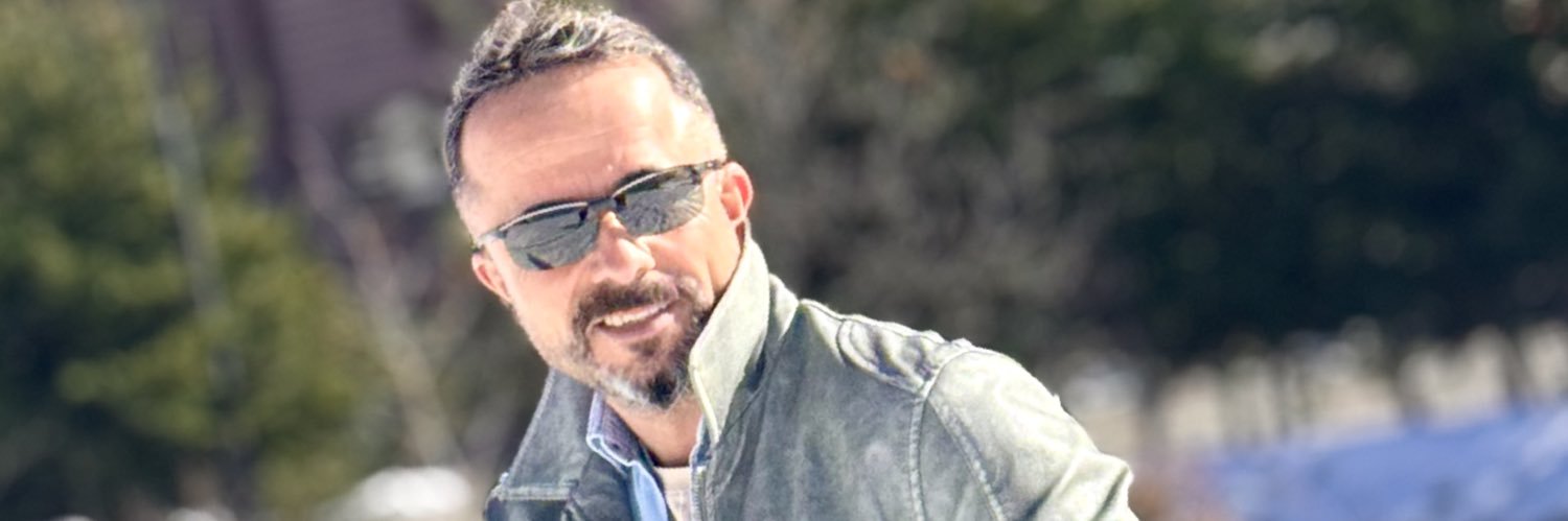 SNR2828's profile banner image