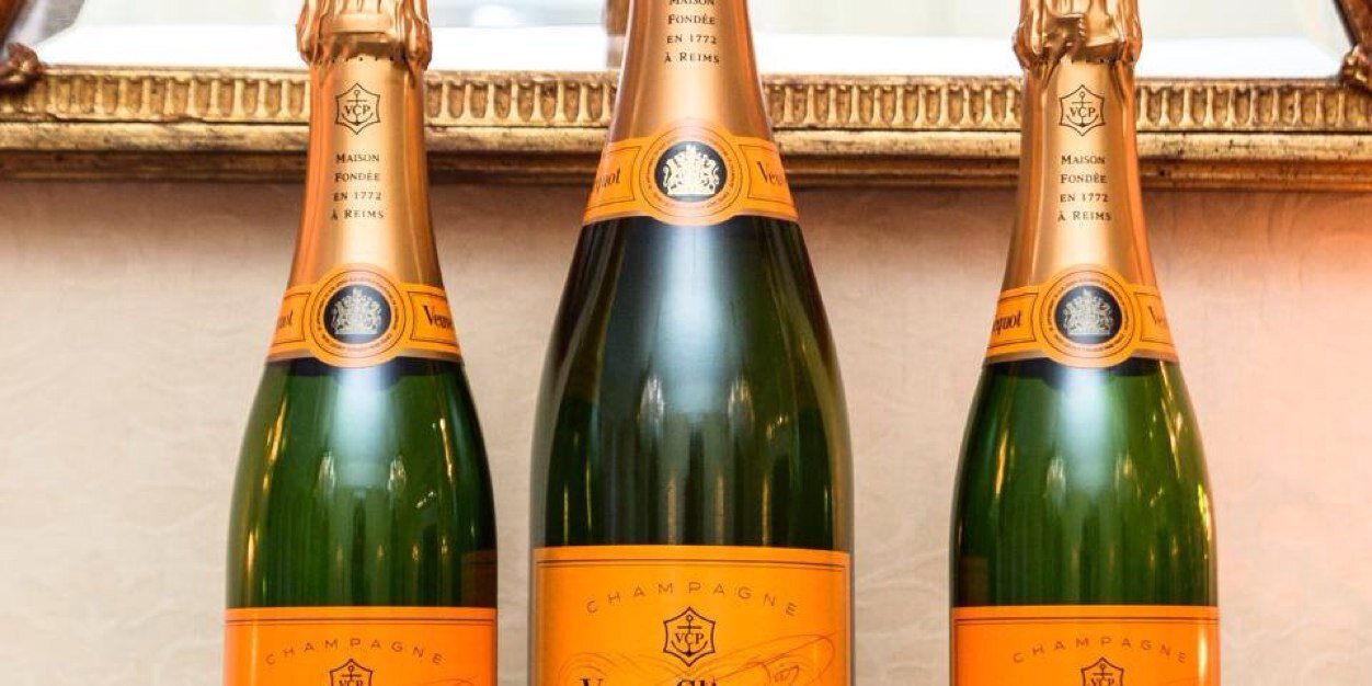 Stephanie Bates banner