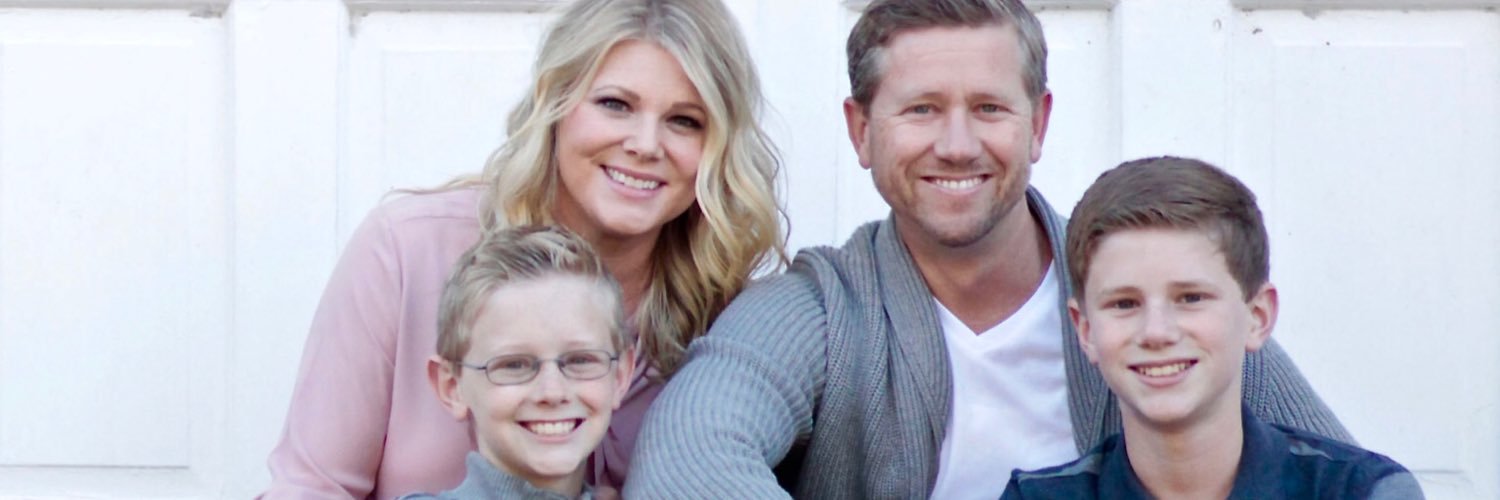 hookedonpink's profile banner image