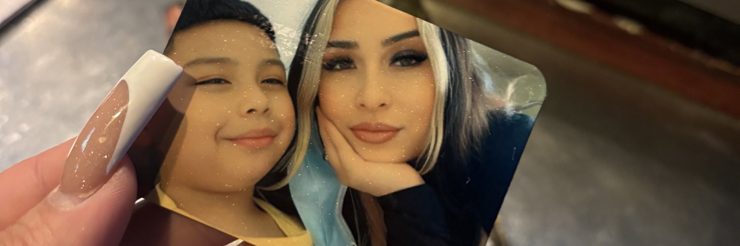 bri_corona's profile banner image