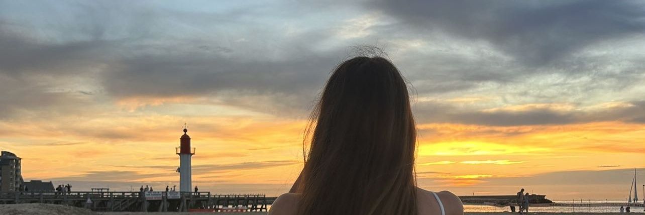 mgnrie's profile banner image