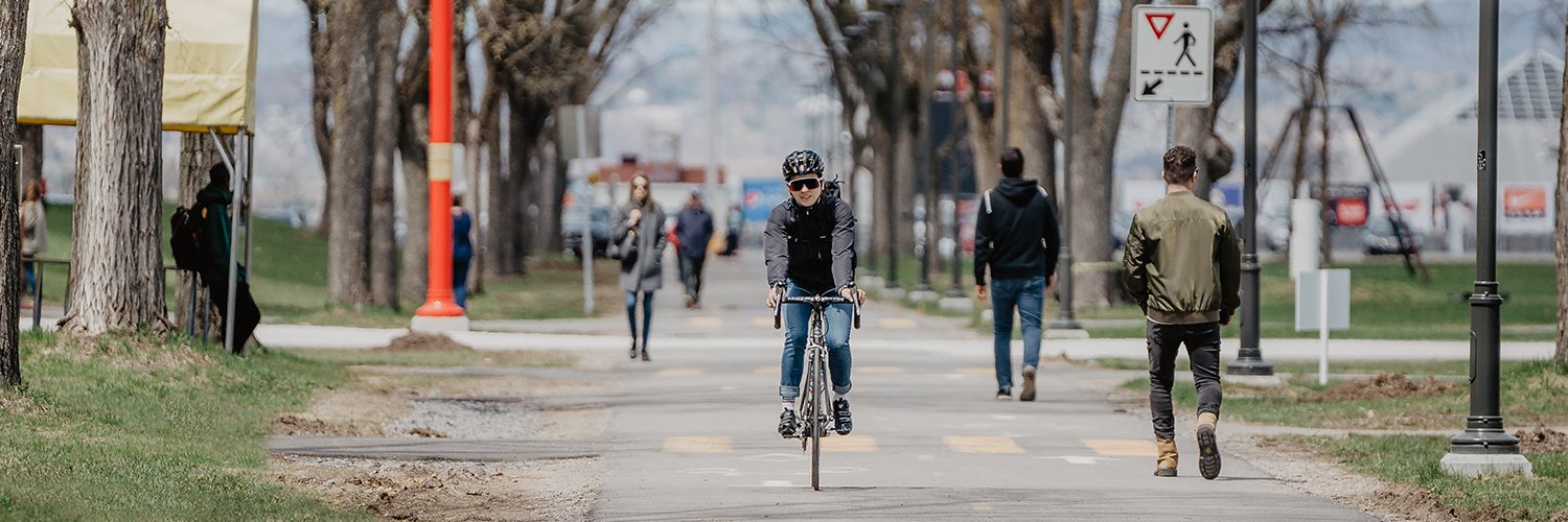 Université Laval banner