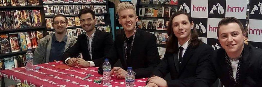 Robbie Lee. Cook ✨🐺 banner