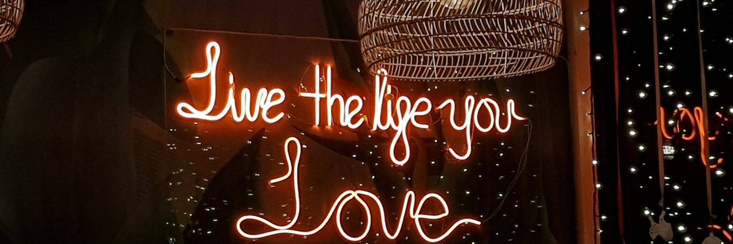Dinz Lee banner