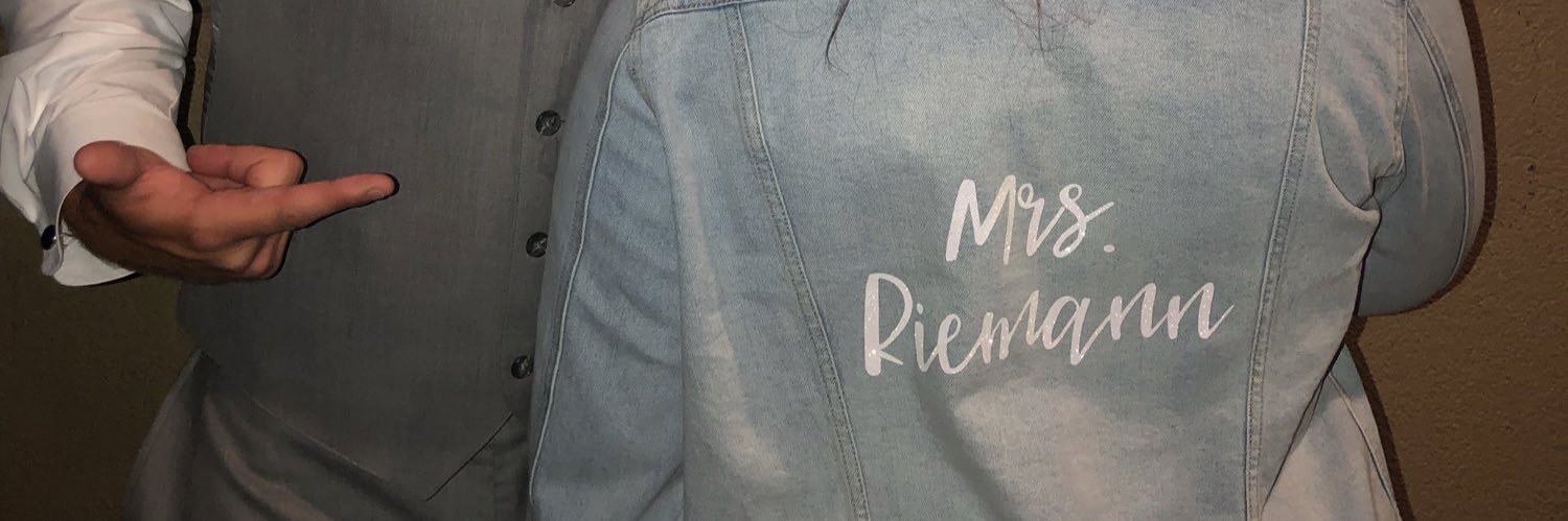 LindsMax25's profile banner image