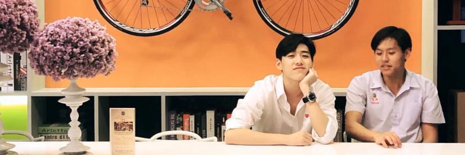 izzptss's profile banner image