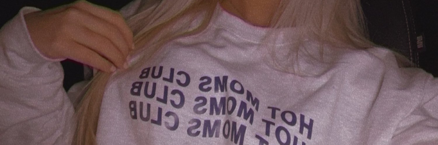 _redwhiteblonde's profile banner image