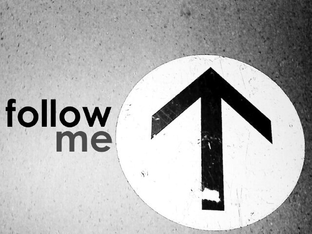 100% FOLLOW BACK banner
