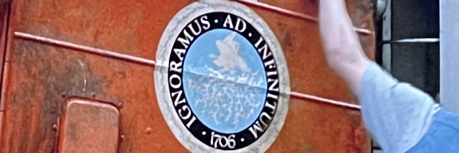 Deez McQueenz's banner