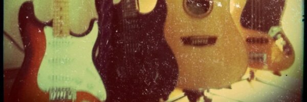 Ally_Amarall Profile Banner
