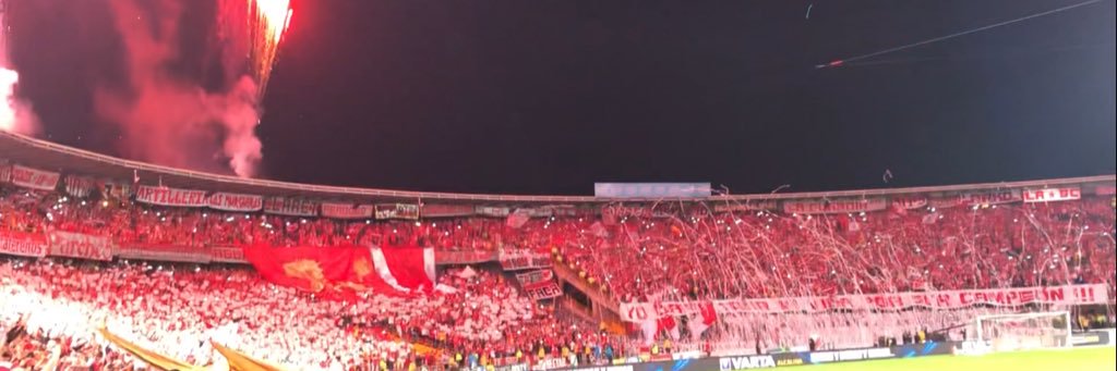 Juanes C. banner