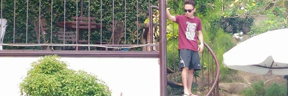jomzxuiQ's profile banner image