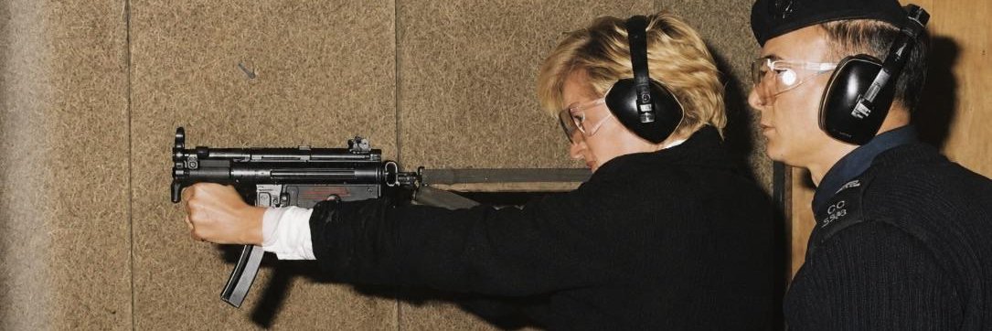 Chris ÁBRÁHÁM banner