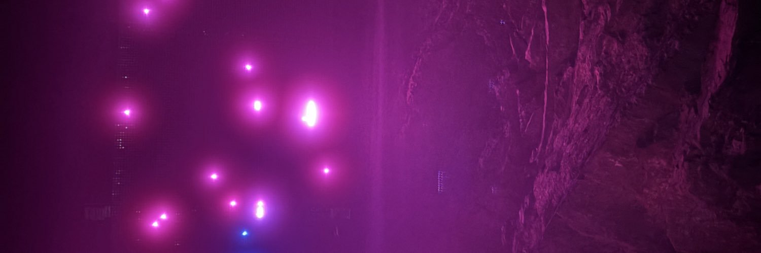 wayne0111's profile banner image